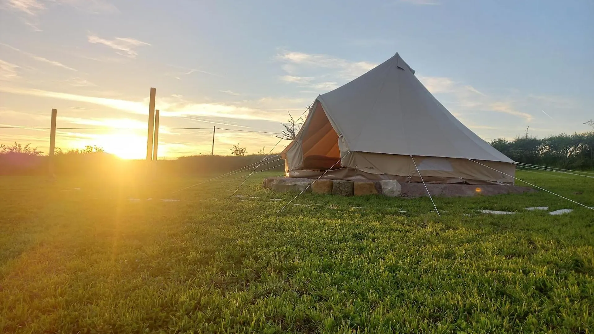 Tipi Du Petit Villers Le Brethon France