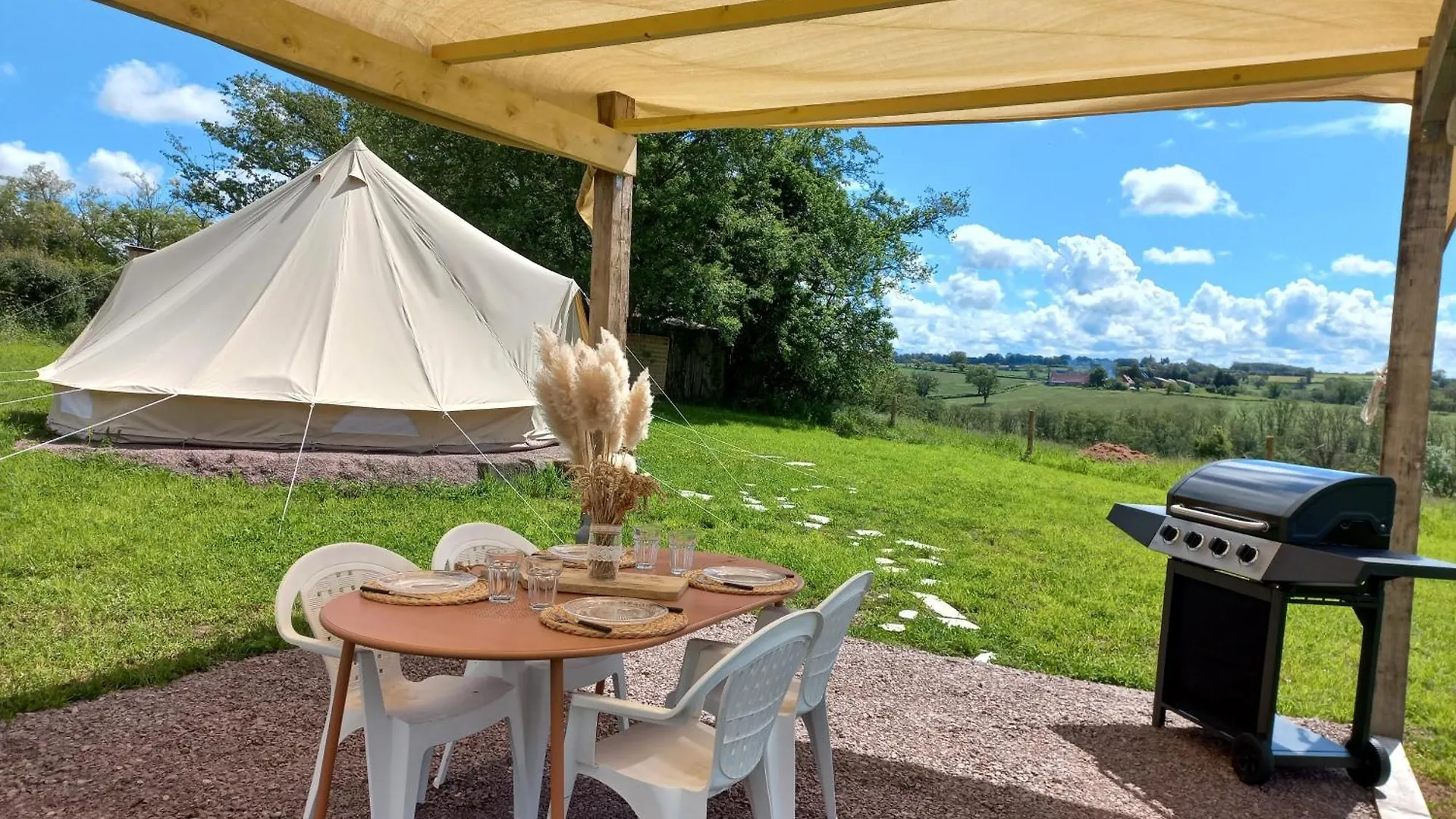 Luxury tent Tipi Du Petit Villers Le Brethon